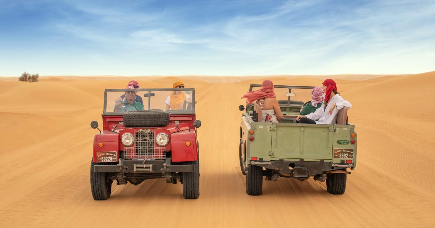 Heritage_Safari_by_Vintage_Land_Rover_-_Platinum_Heritage_2_Vintage_Land_Rover_Desert_Drive